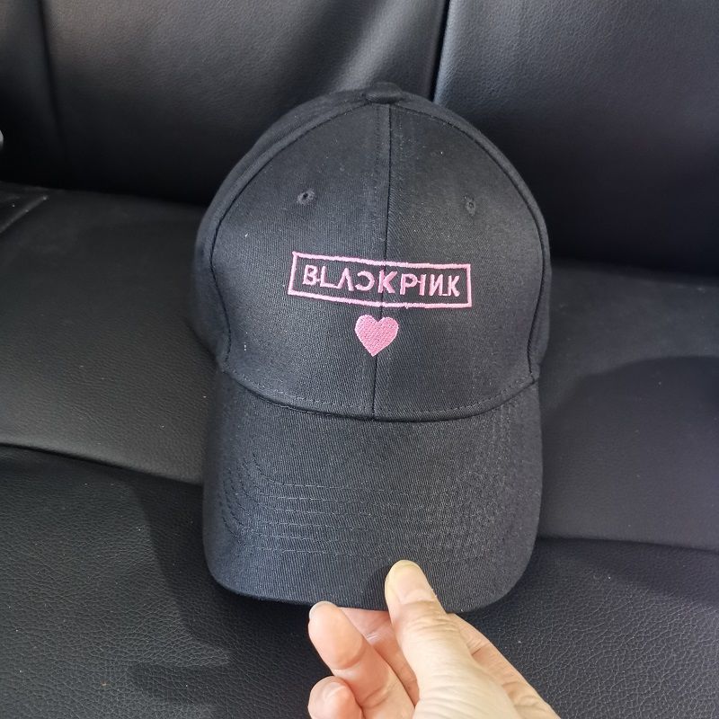 GORRA ROSA NEGRO