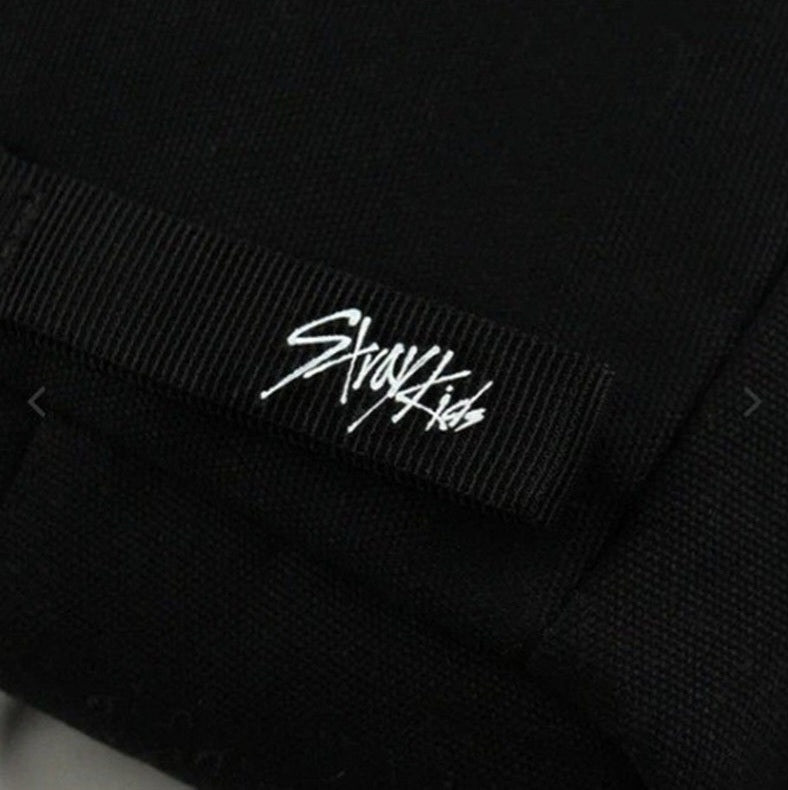 BOLSO BANDOLERA STRAY KIDS