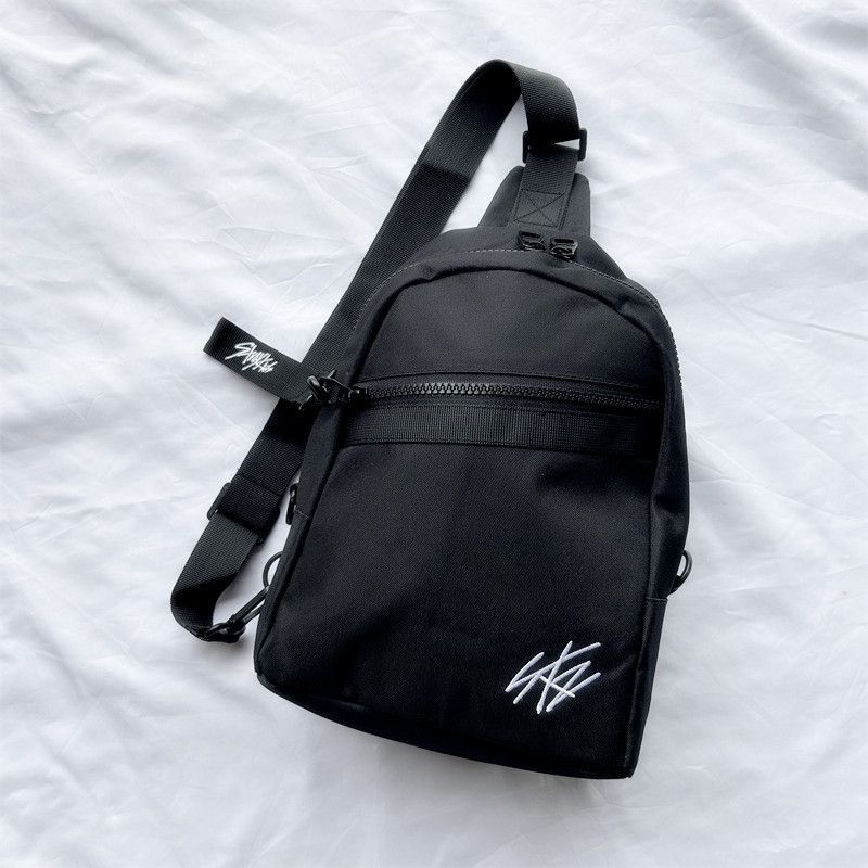 BOLSO BANDOLERA STRAY KIDS