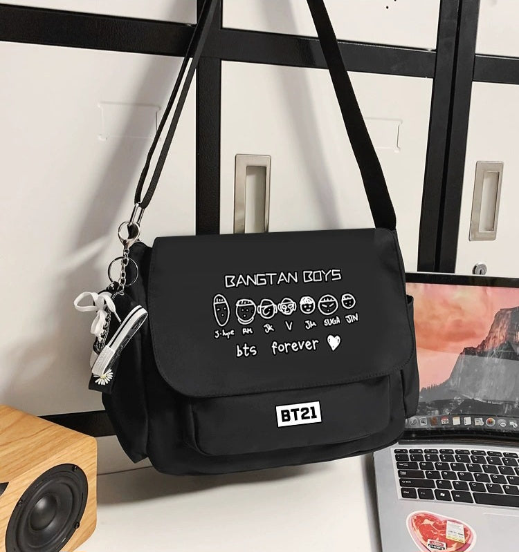 BTS BT21 BAG VARIOUS MODELS (black and white)