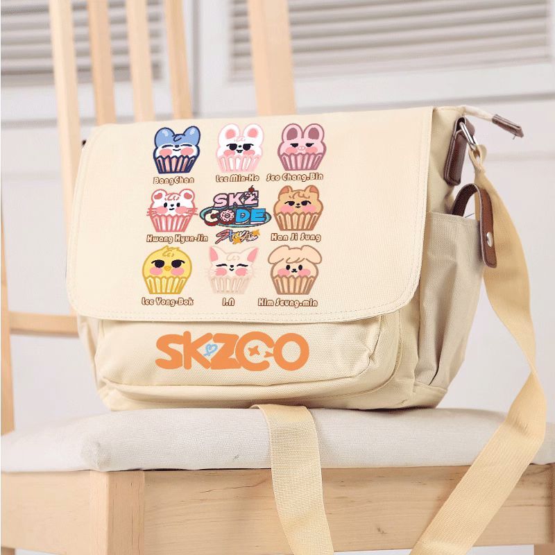 SKZOO STRAY KIDS BAG (black and white)