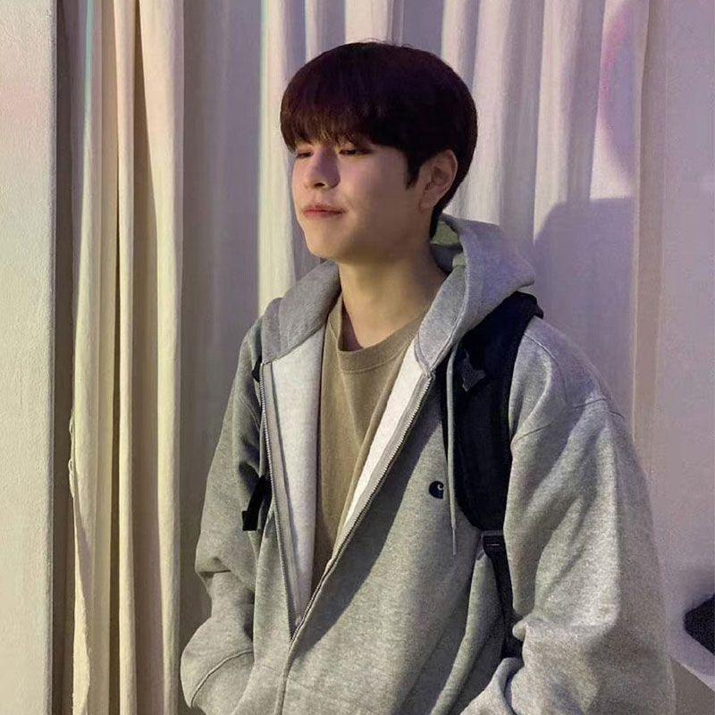 SUDADERA CON CAPUCHA DE STRAY KIDS