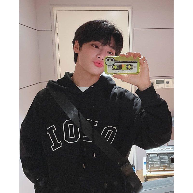 SUDADERA CON CAPUCHA DE STRAY KIDS