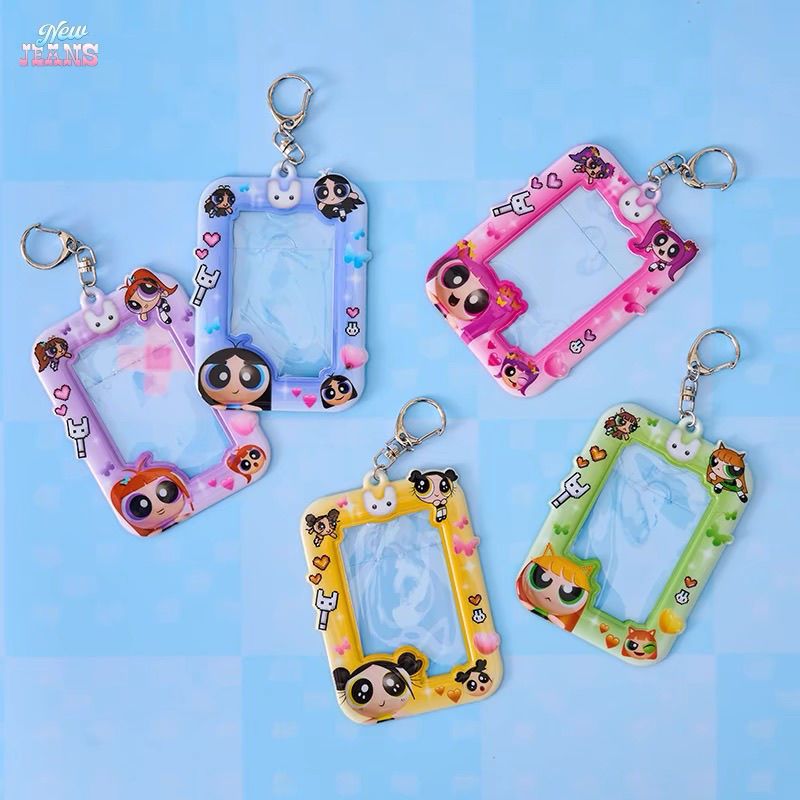 TITULARES DE NEWJEANS