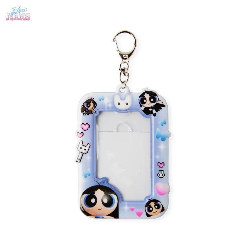 TITULARES DE NEWJEANS