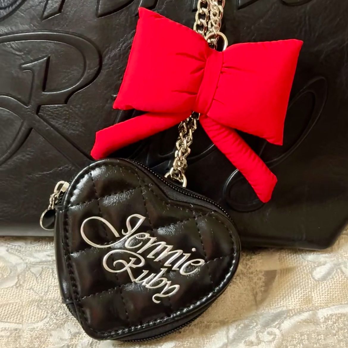 BLACKPINK JENNIE TASCHE