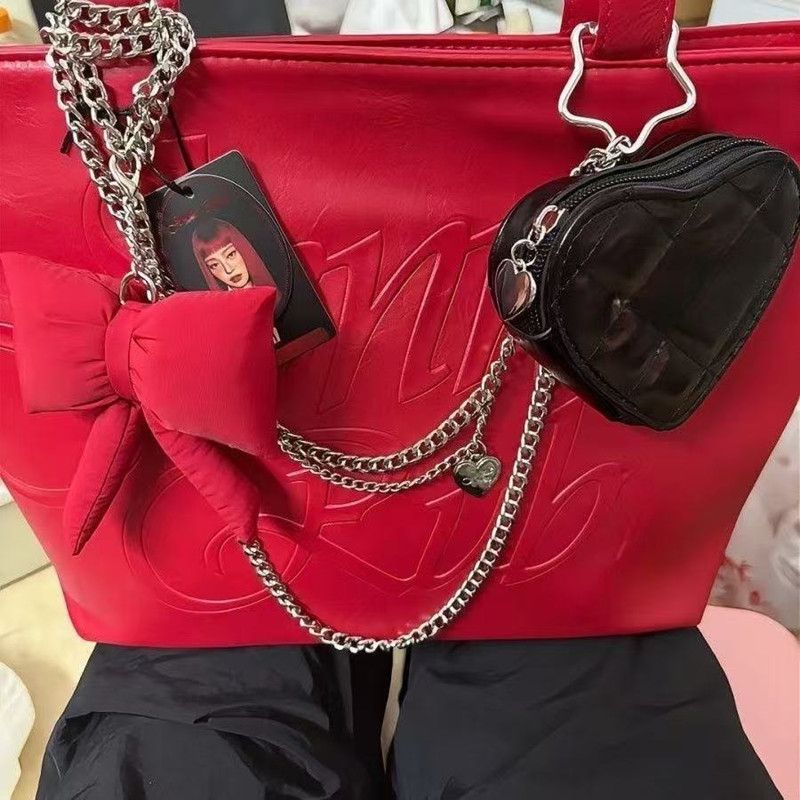 BLACKPINK JENNIE TASCHE