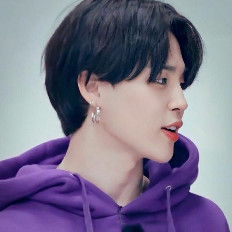 JIMIN RED CARVING EARRINGS