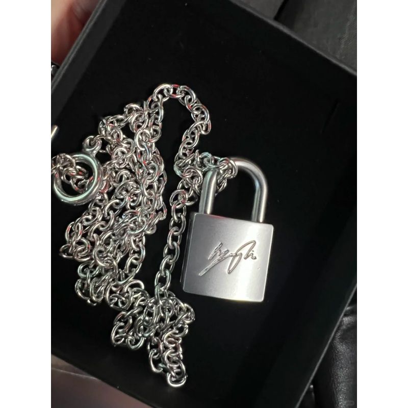 STRAY KIDS HYUNJIN NECKLACE – PLANET STORE