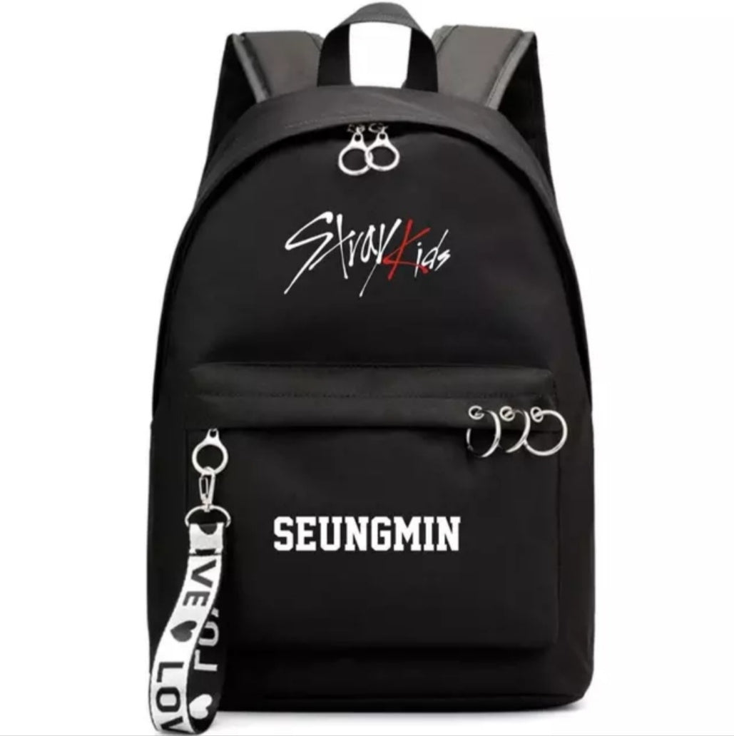 MOCHILAS STRAY KIDS (todos os membros)