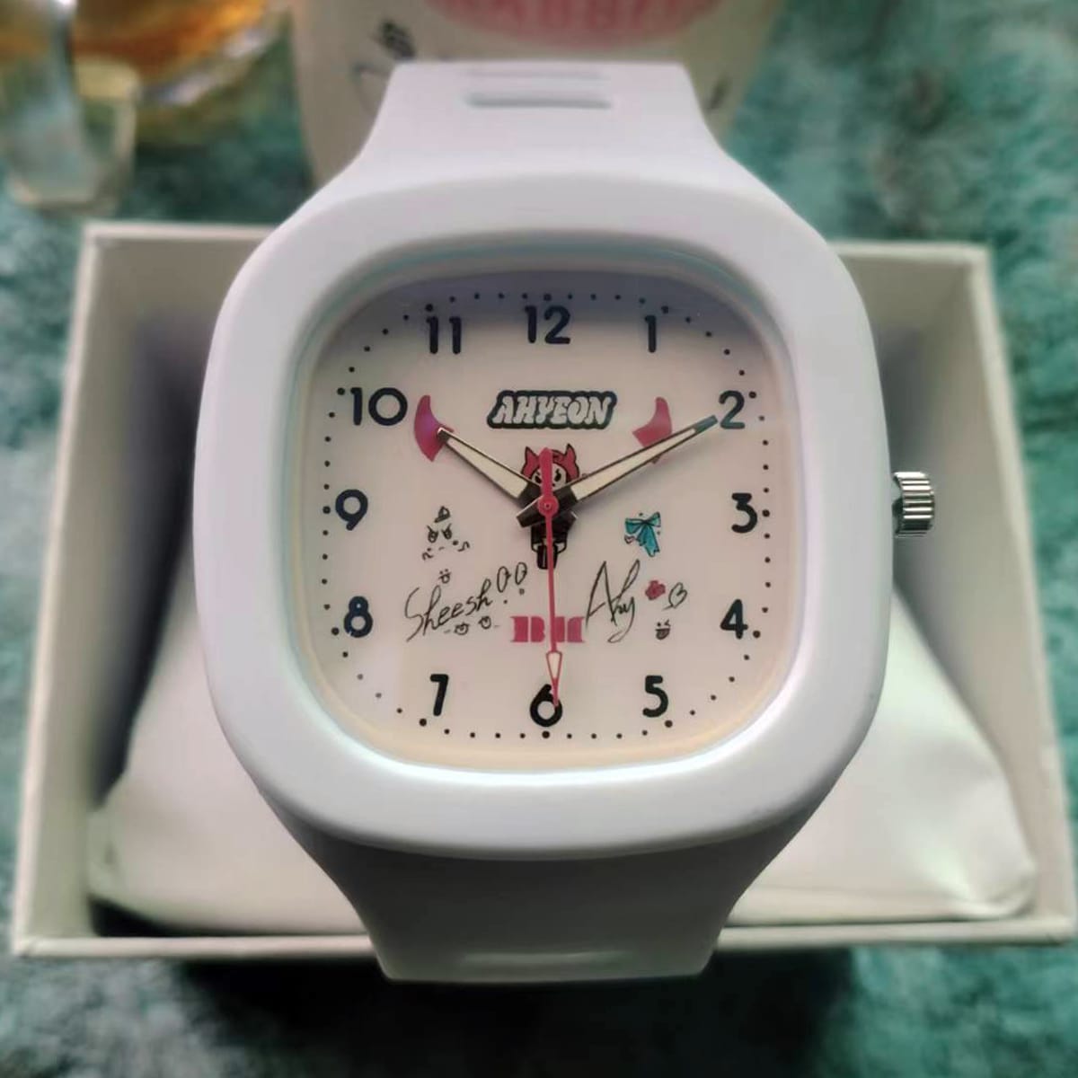 BABYMONSTER ARMBANDUHR