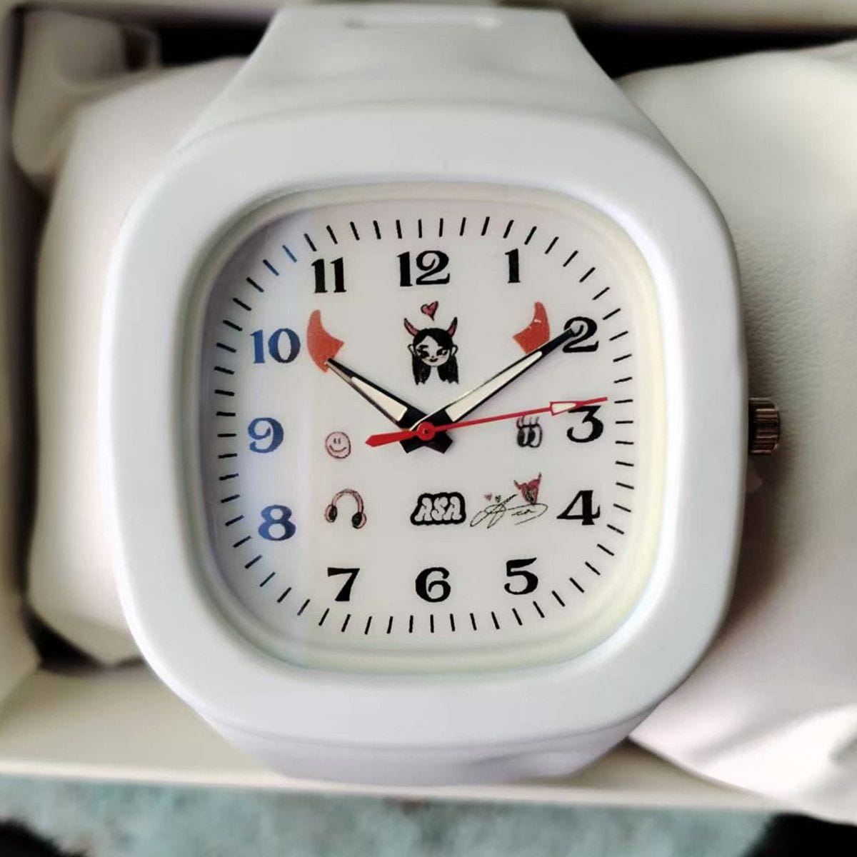 BABYMONSTER ARMBANDUHR