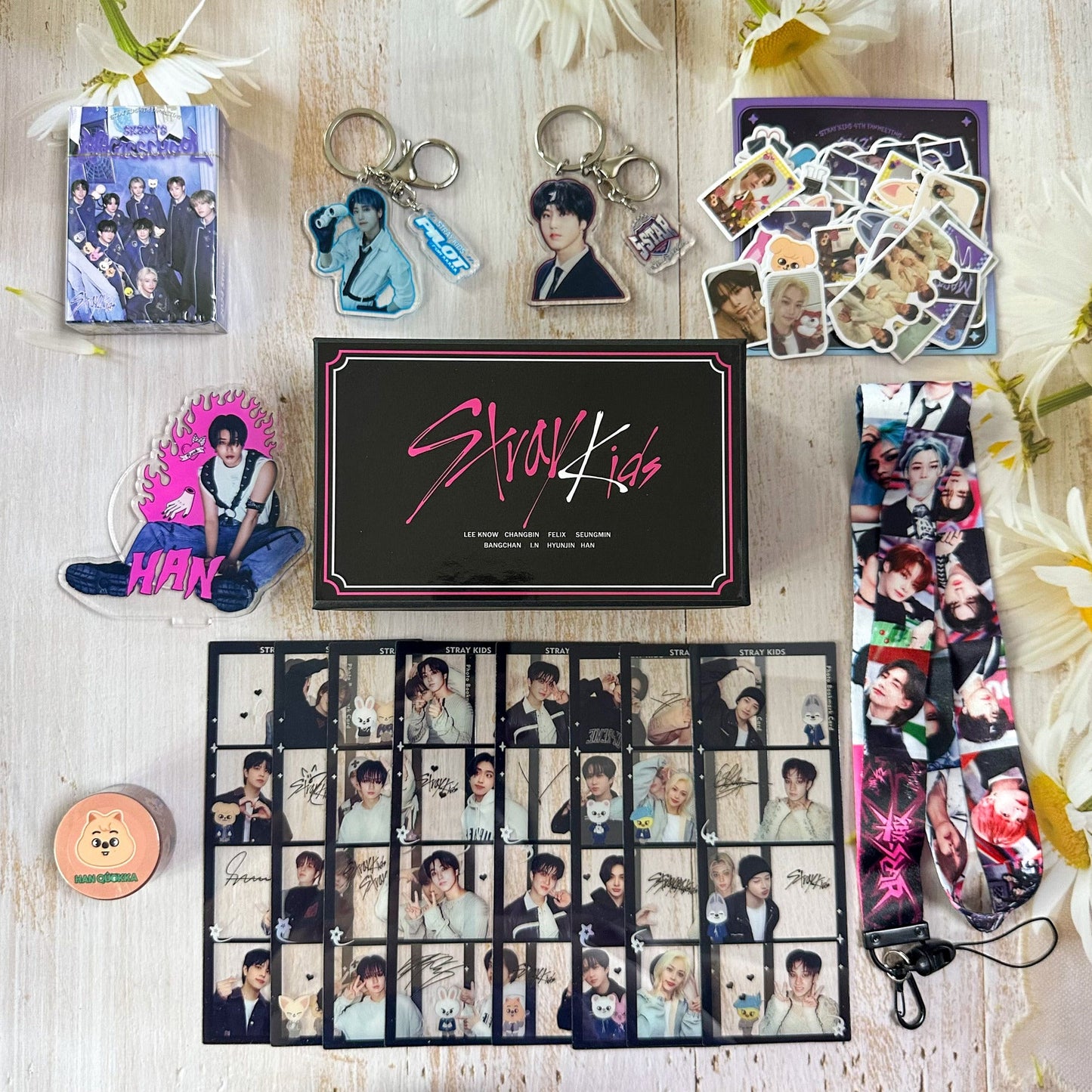 STRAY KIDS GIFT BOX (ALL MEMBERS)