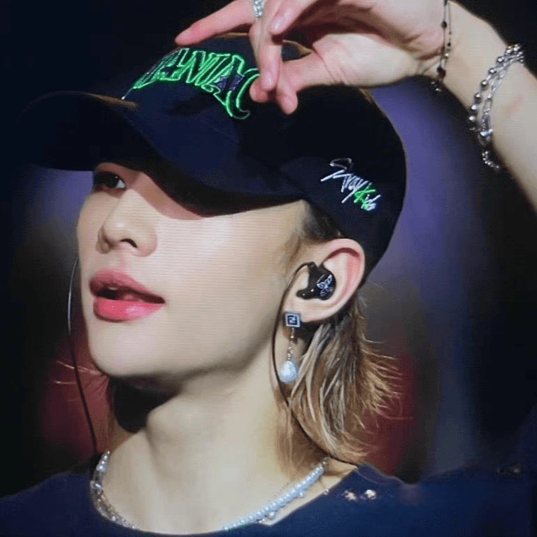 MANIAC STRAY KIDS CAP