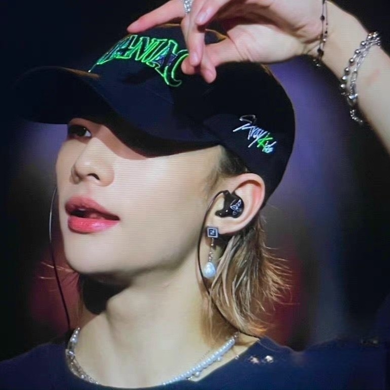 GORRA MANIAC STRAY KIDS