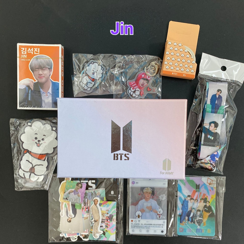 KITS BTS 117 PCS TODOS LOS MIEMBROS (¡CAJA DE REGALO CON/VARIOS ARTÍCULOS!✨)