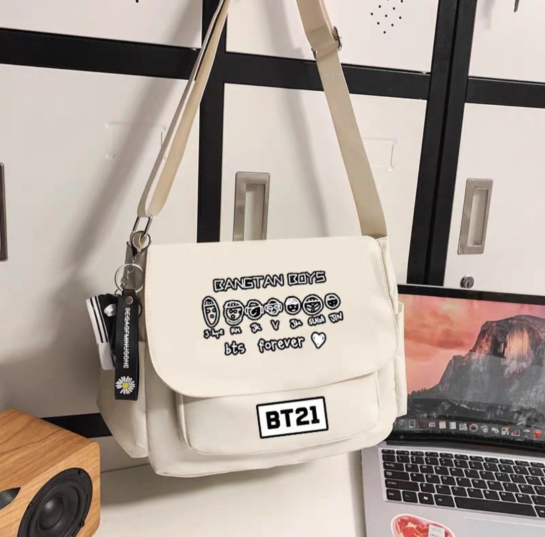 BTS BT21 BAG VARIOUS MODELS (black and white)