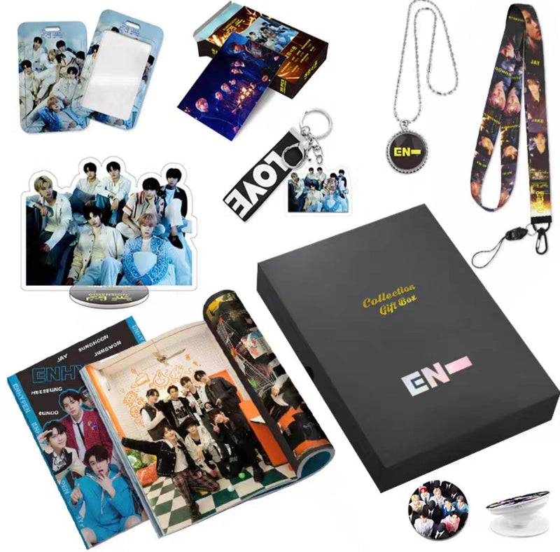 KIT W/ PHOTOBOOK, PHOTOCARDS, NECKLACE, POP SOCKET AND + ITEMS (VARIOUS GROUPS!✨)