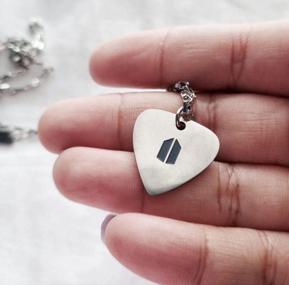 BTS - SUGA SILVER GUITAR NECKLACE STAINLESS STEEL