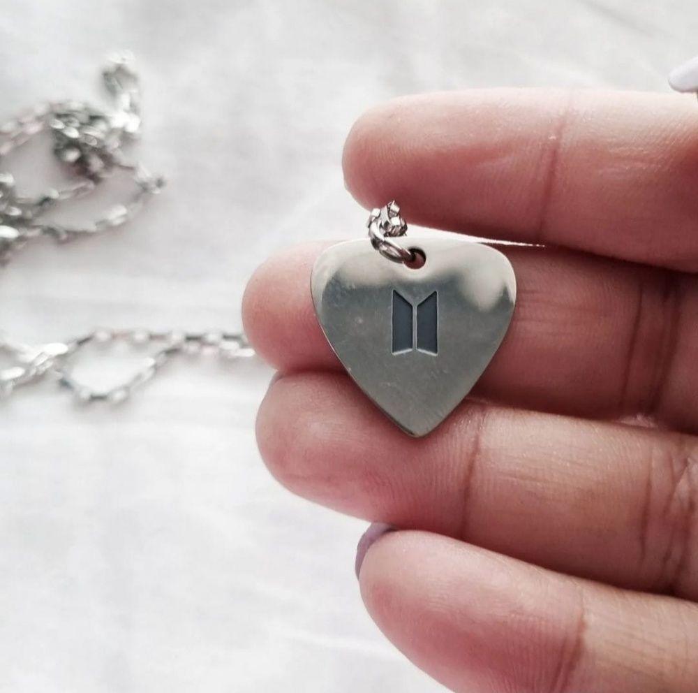 BTS - SUGA SILVER GUITAR NECKLACE STAINLESS STEEL