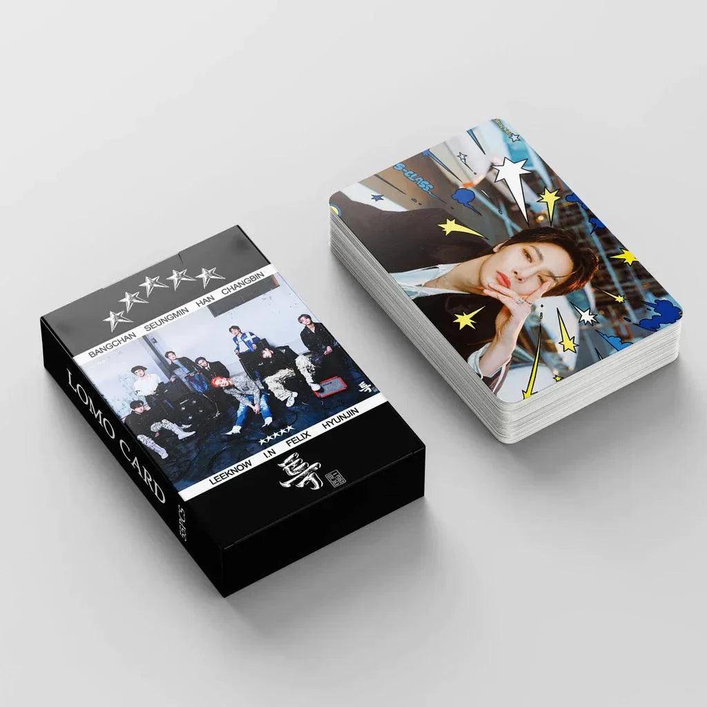 CAJA CON 55 TARJETAS FOTOGRÁFICAS STRAY KIDS 5 ESTRELLAS