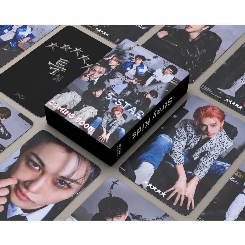 CAJA CON 55 TARJETAS FOTOGRÁFICAS STRAY KIDS 5 ESTRELLAS