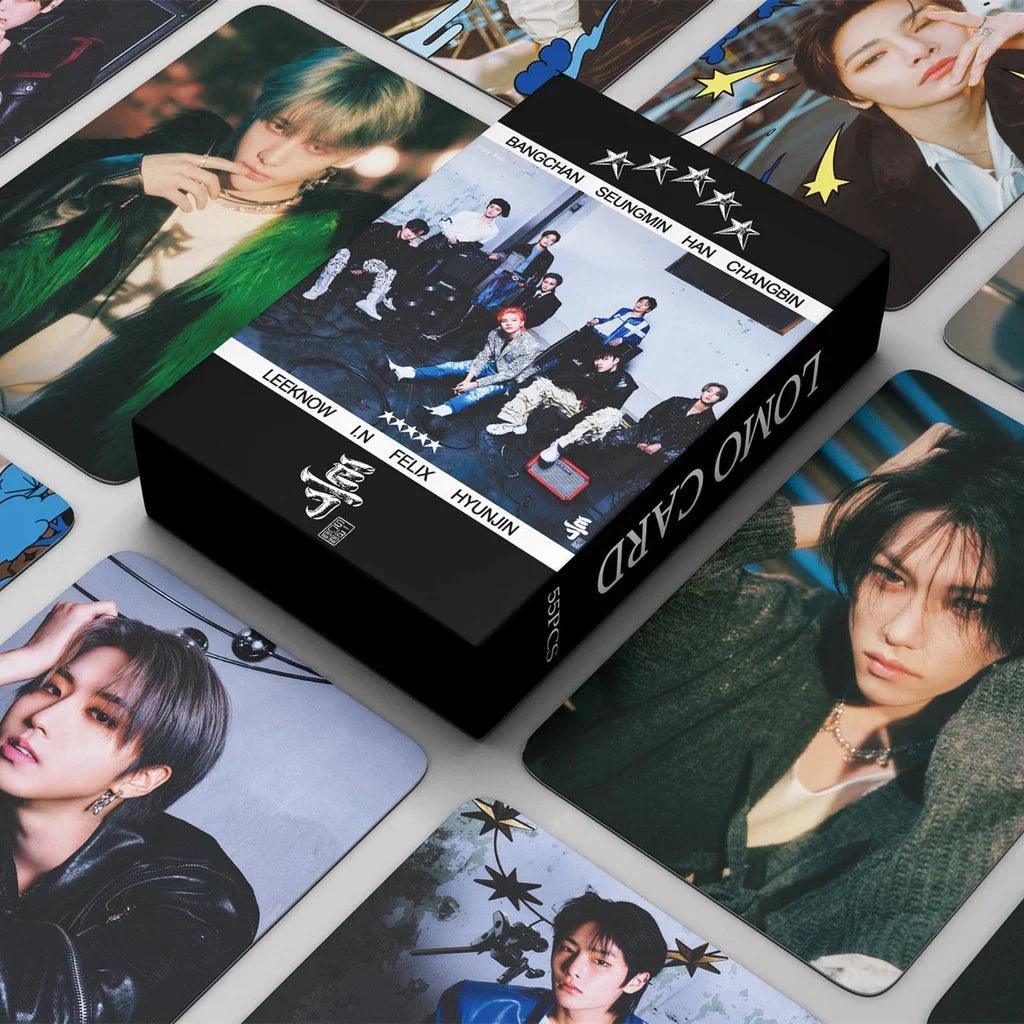 CAJA CON 55 TARJETAS FOTOGRÁFICAS STRAY KIDS 5 ESTRELLAS