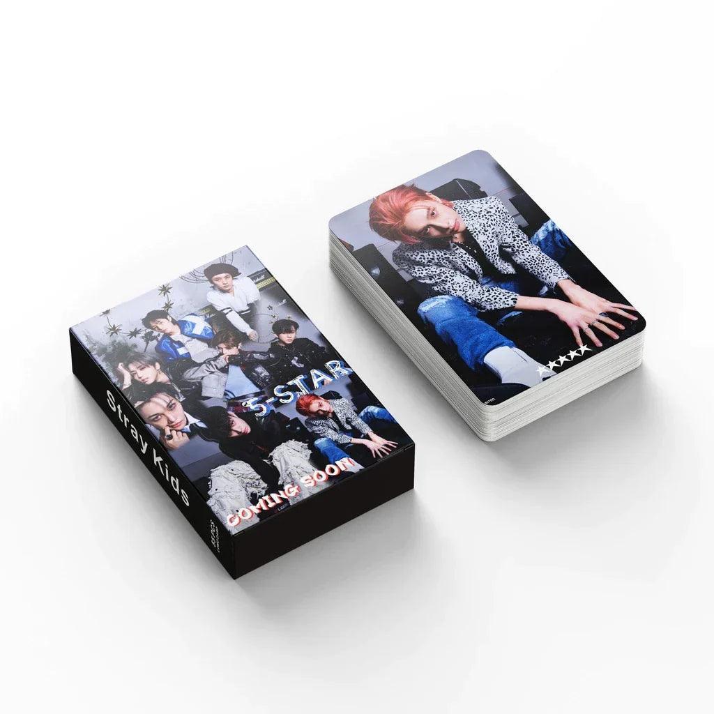 CAJA CON 55 TARJETAS FOTOGRÁFICAS STRAY KIDS 5 ESTRELLAS