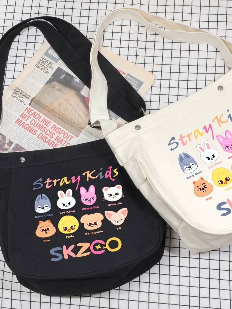 SKZOO STRAY KIDS BAG (black and white)