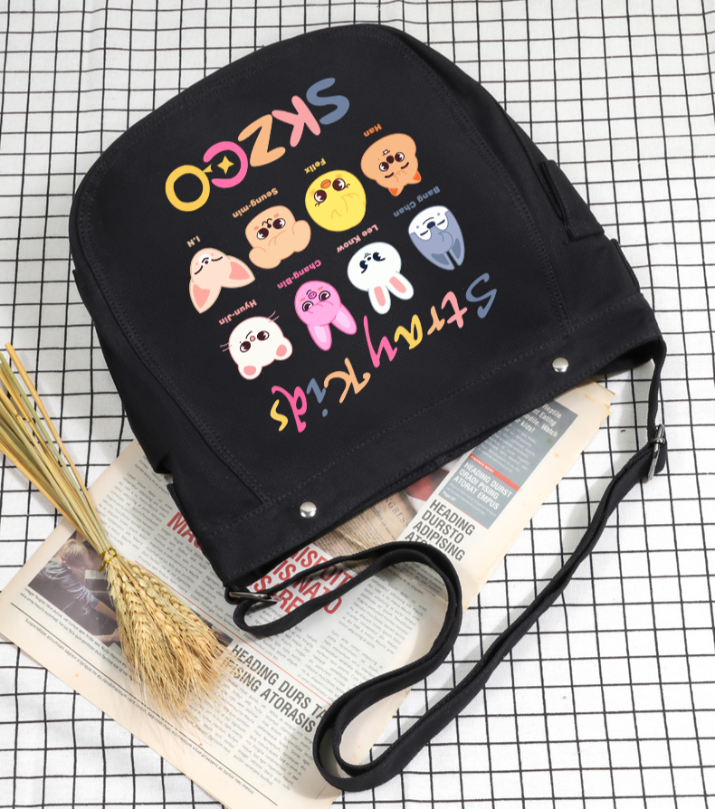 SKZOO STRAY KIDS BAG (black and white)